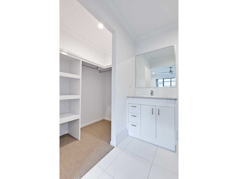 19 Woodgate Street, Oxley QLD 4075