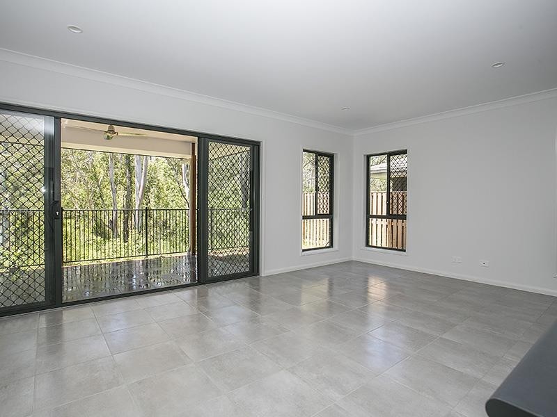 70 Macquarie Circuit, Fitzgibbon QLD 4018