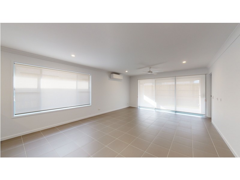 77 Chambers Ridge Boulevard, Park Ridge QLD 4125