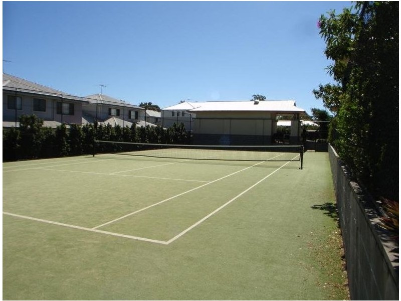 3 Fairway Court, Mount Ommaney QLD 4074