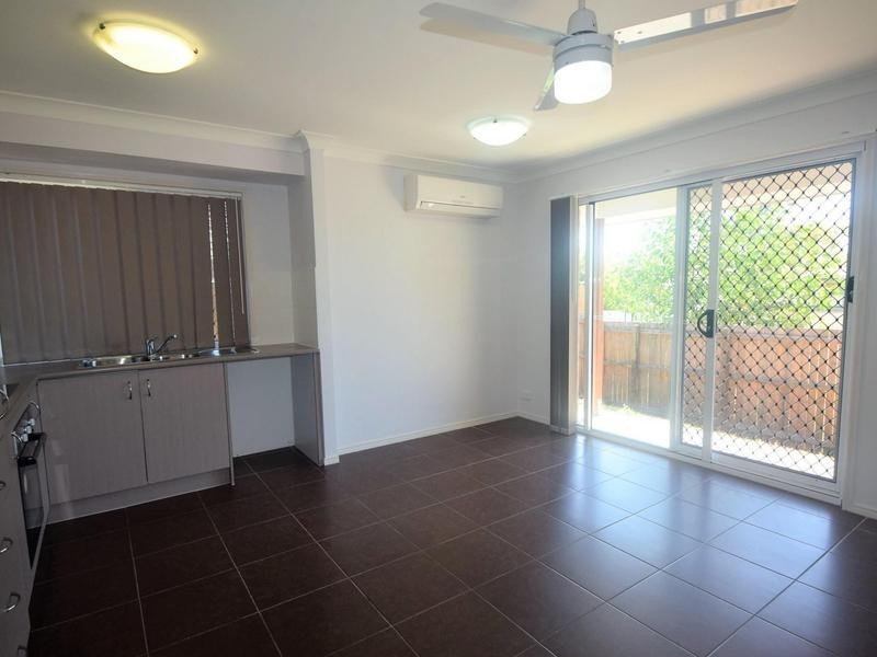 2/8 Wattle Grove, Boronia Heights QLD 4124