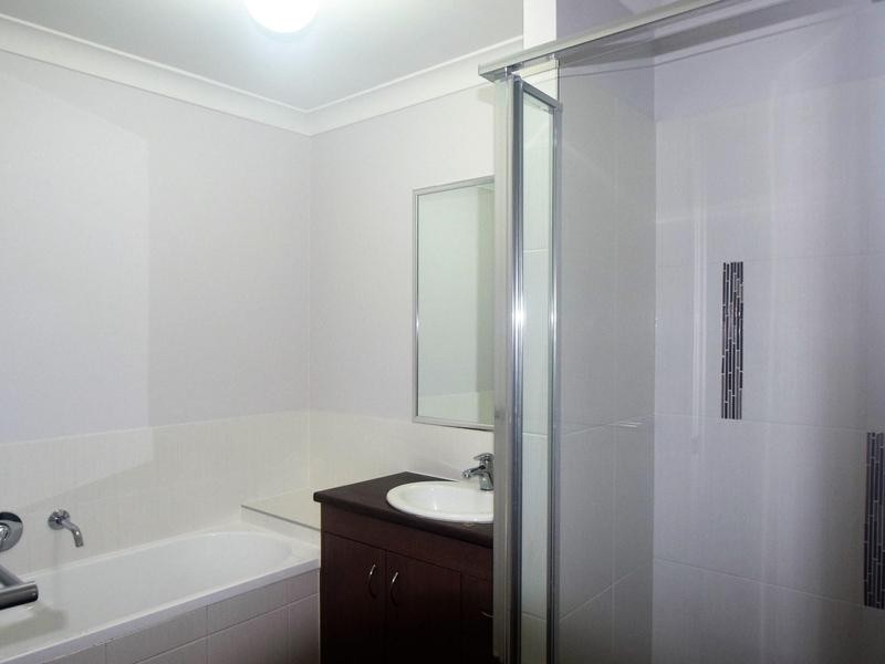 2/8 Wattle Grove, Boronia Heights QLD 4124