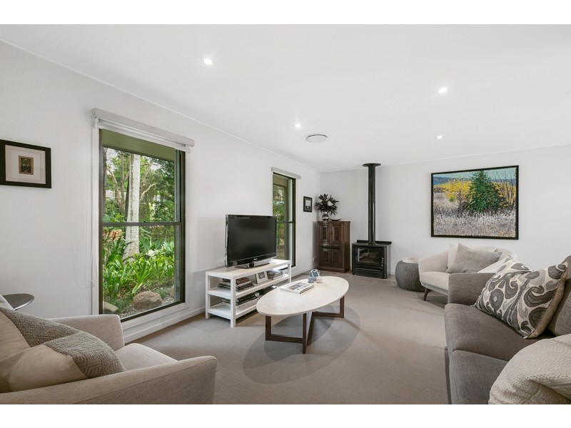 4 Appin Street, Kenmore QLD 4069