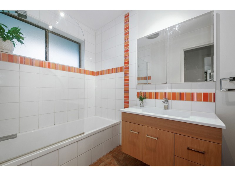 4 Appin Street, Kenmore QLD 4069
