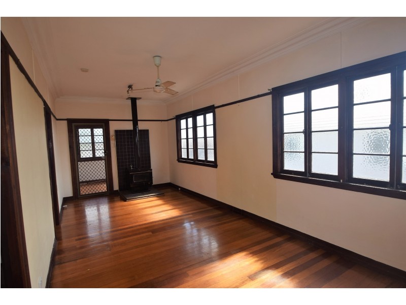 26 Pemberton Street, Booval QLD 4304