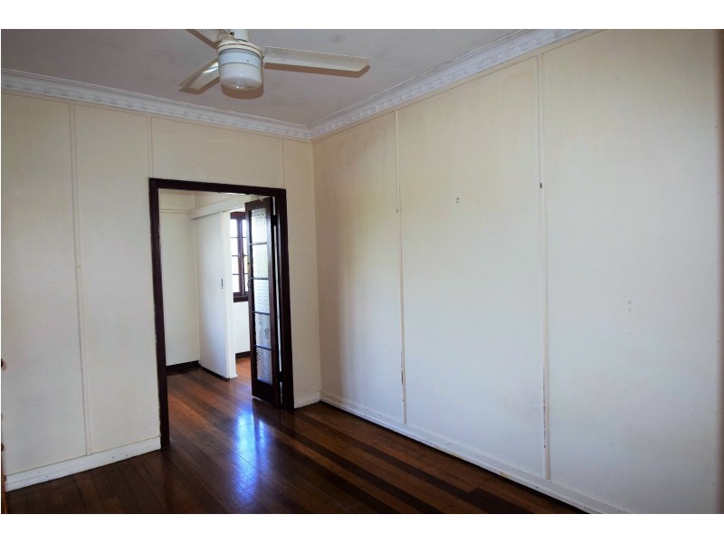 26 Pemberton Street, Booval QLD 4304