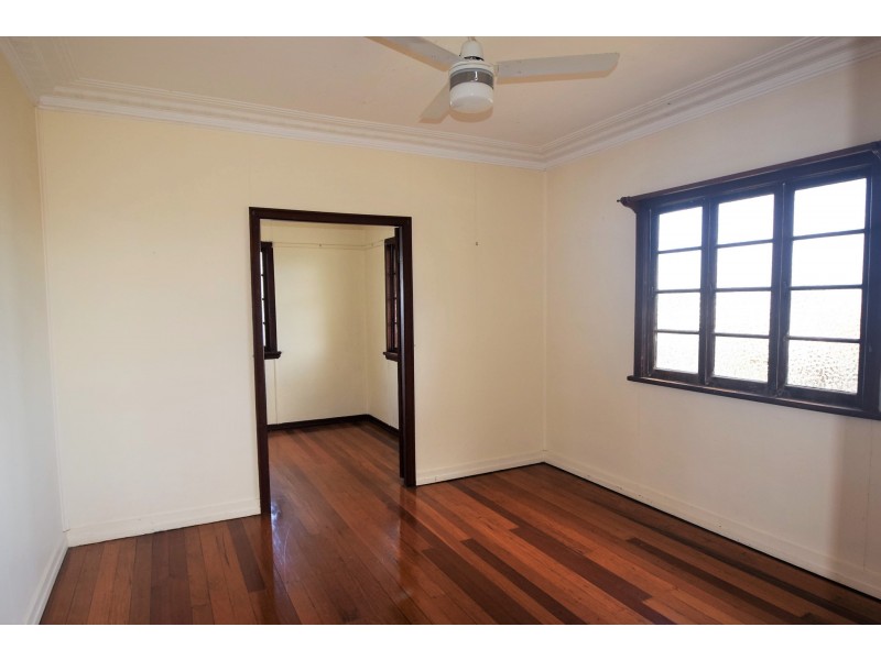 26 Pemberton Street, Booval QLD 4304