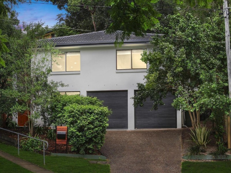 10 Andros Street, Chapel Hill QLD 4069