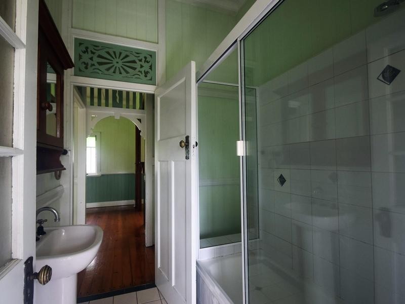 10 Old Toowoomba Road, One Mile QLD 4305