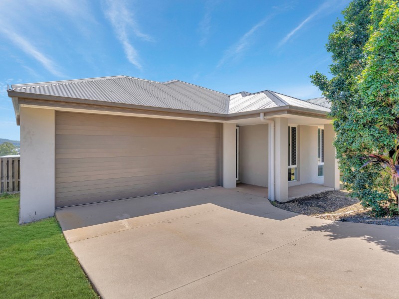 33 Laguna Crescent, Springfield Lakes QLD 4300