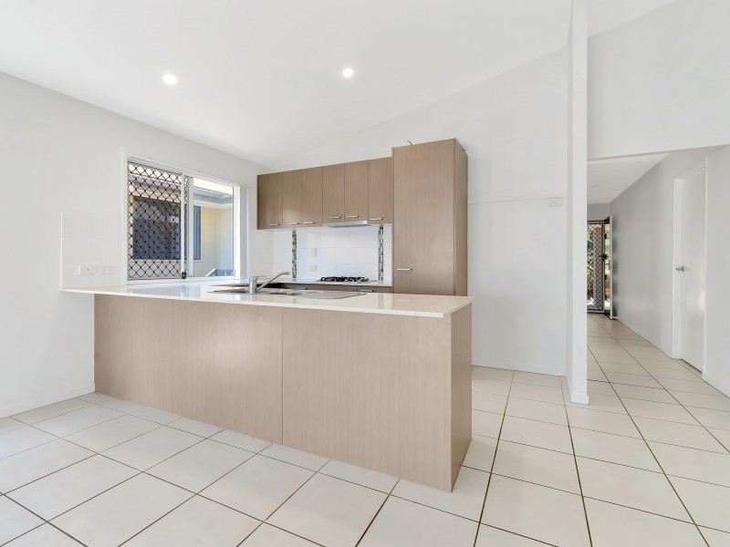 33 Laguna Crescent, Springfield Lakes QLD 4300
