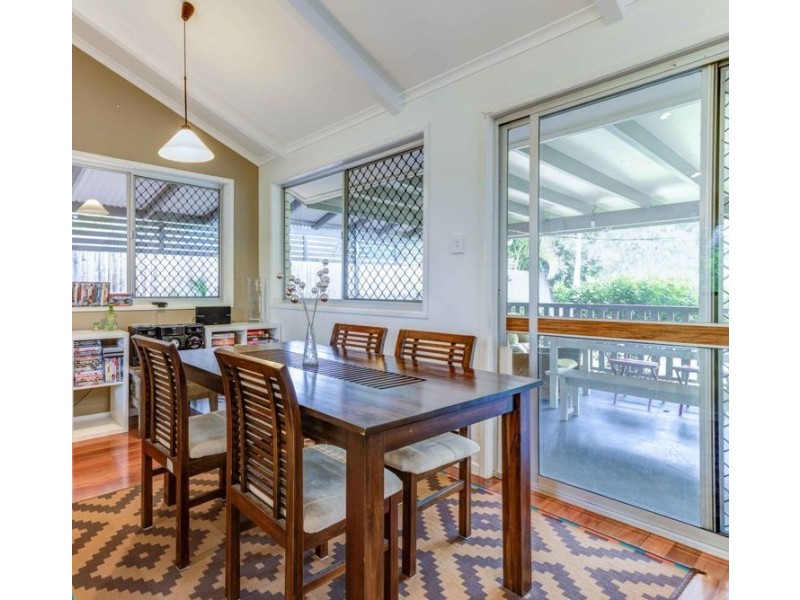 10 Leckmy Street, Ferny Grove QLD 4055