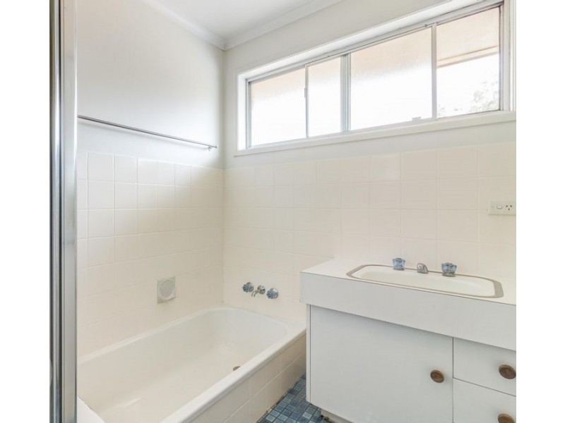 10 Leckmy Street, Ferny Grove QLD 4055