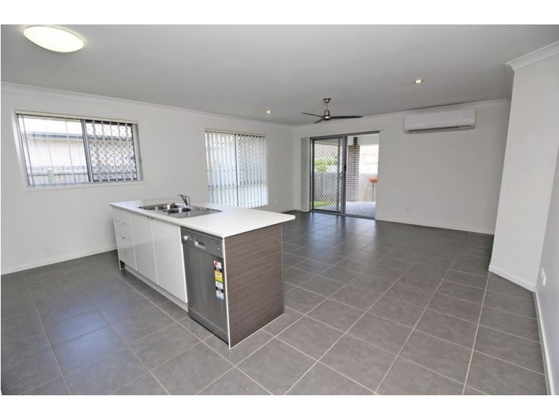 8 Denman Drive, Bundamba QLD 4304