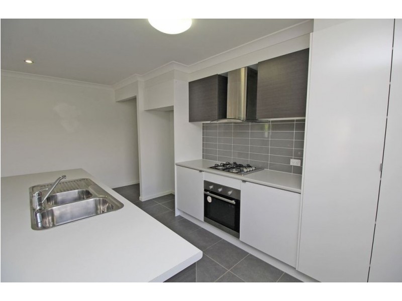 8 Denman Drive, Bundamba QLD 4304