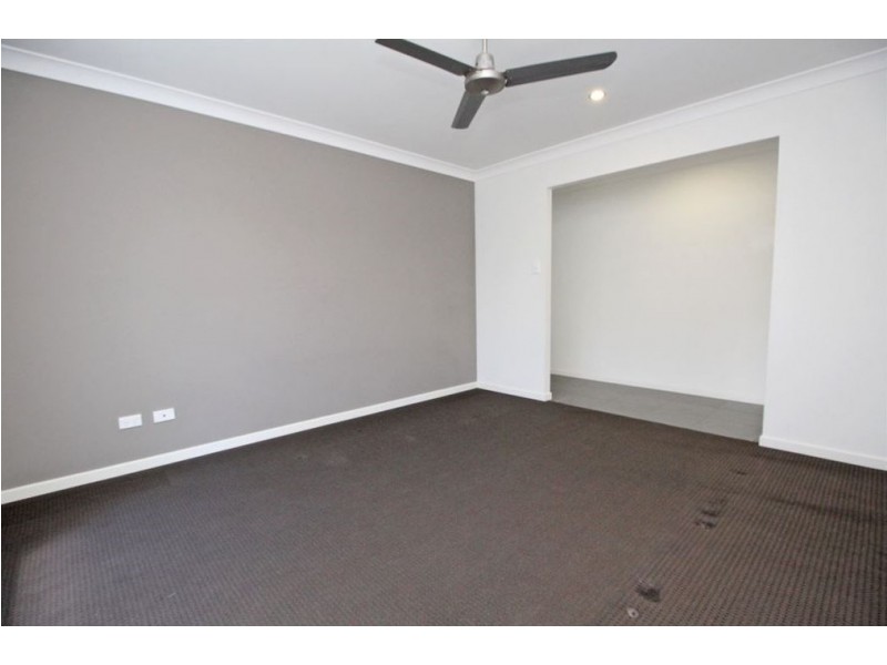 8 Denman Drive, Bundamba QLD 4304