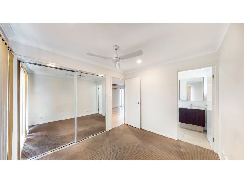 29 Ravensbourne Circuit, Waterford QLD 4133