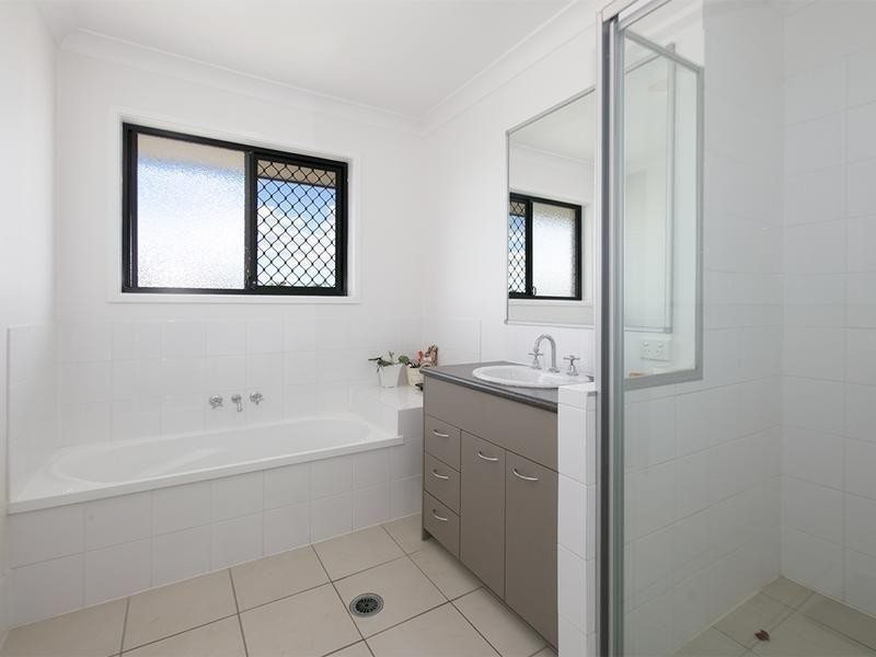 13 Pebbles Court, Berrinba QLD 4117