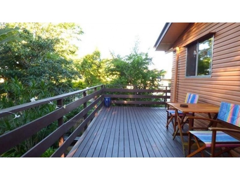 14 Winifred Street, North Booval QLD 4304