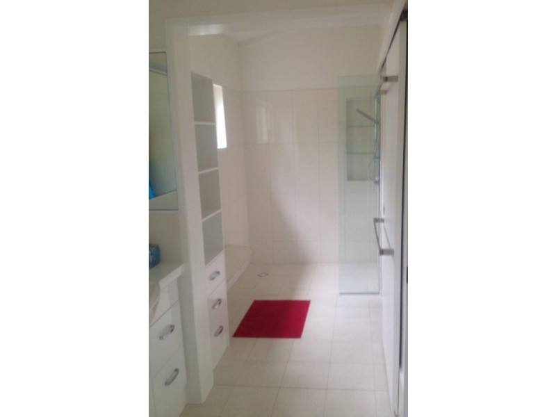 25 Riversleigh Road, Bellbowrie QLD 4070