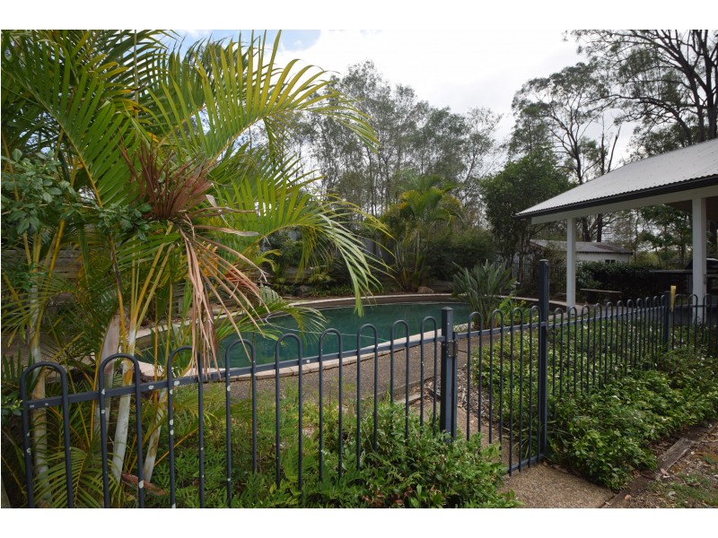 25 Riversleigh Road, Bellbowrie QLD 4070