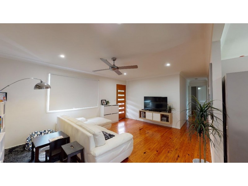 4 Surveyor Street, Seventeen Mile Rocks QLD 4073