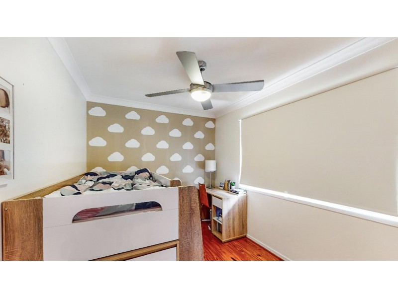 4 Surveyor Street, Seventeen Mile Rocks QLD 4073