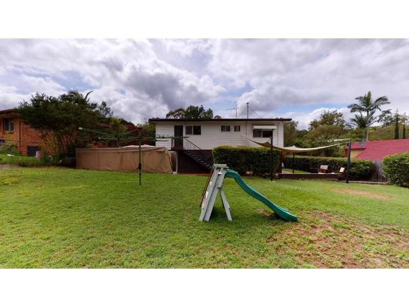4 Surveyor Street, Seventeen Mile Rocks QLD 4073