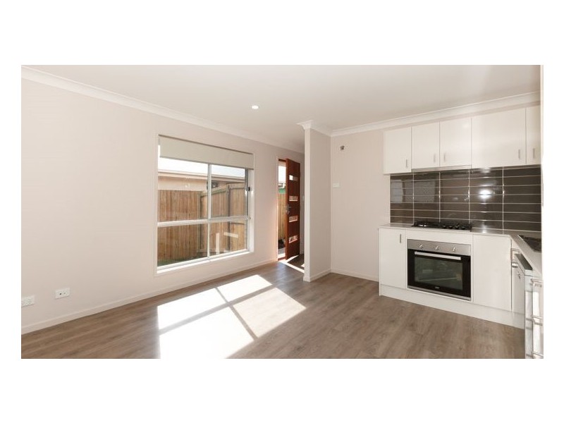 2/32 Arburry Crescent, Brassall QLD 4305