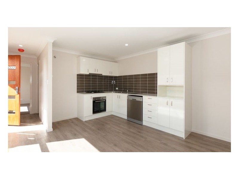 2/32 Arburry Crescent, Brassall QLD 4305