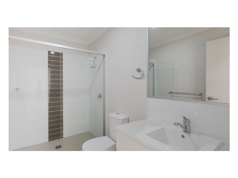 2/32 Arburry Crescent, Brassall QLD 4305