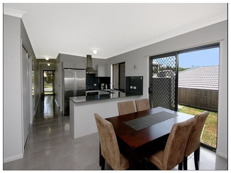 8 Boronia Street, Deebing Heights QLD 4306