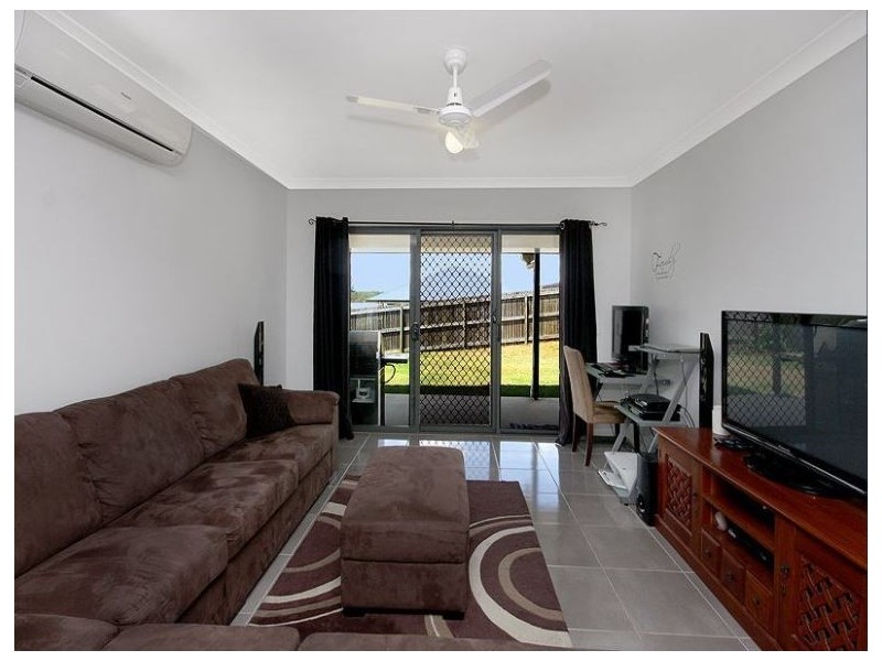 8 Boronia Street, Deebing Heights QLD 4306
