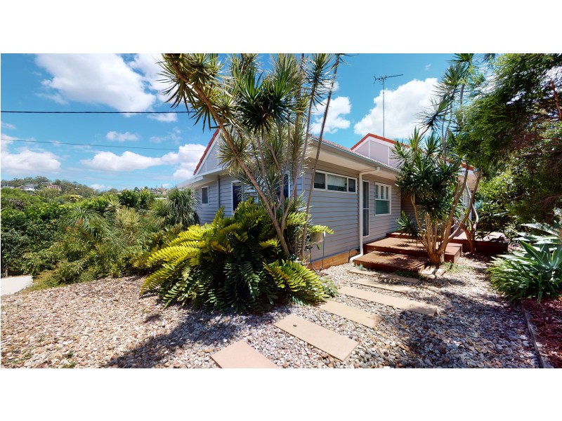 25 Iveagh Avenue, Holland Park West QLD 4121