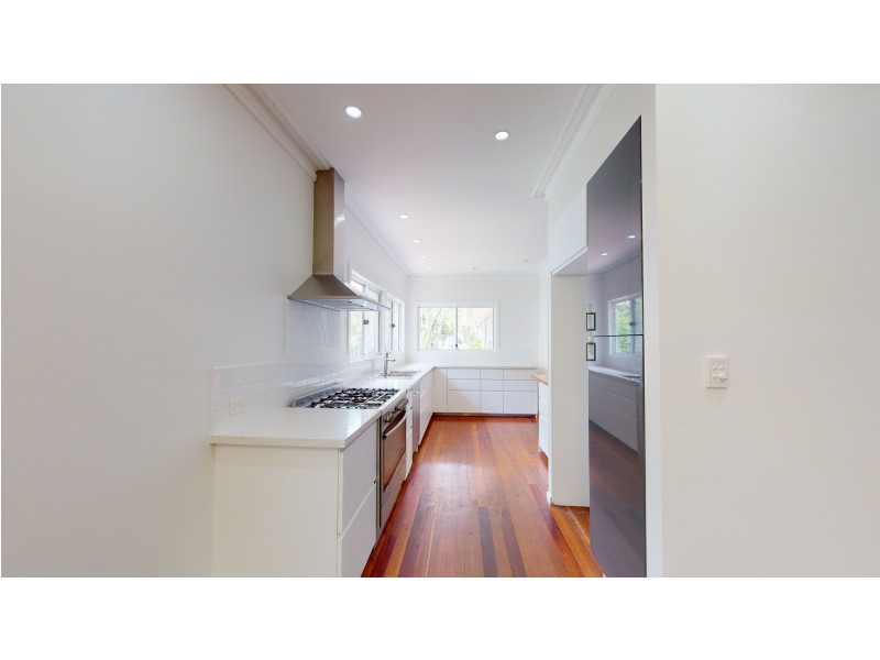 25 Iveagh Avenue, Holland Park West QLD 4121