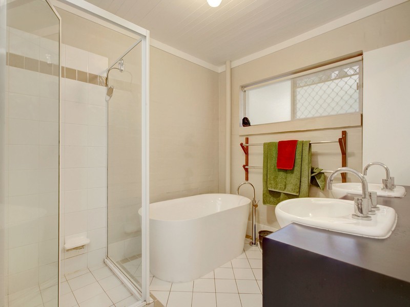 47 Venerable Street, Seventeen Mile Rocks QLD 4073