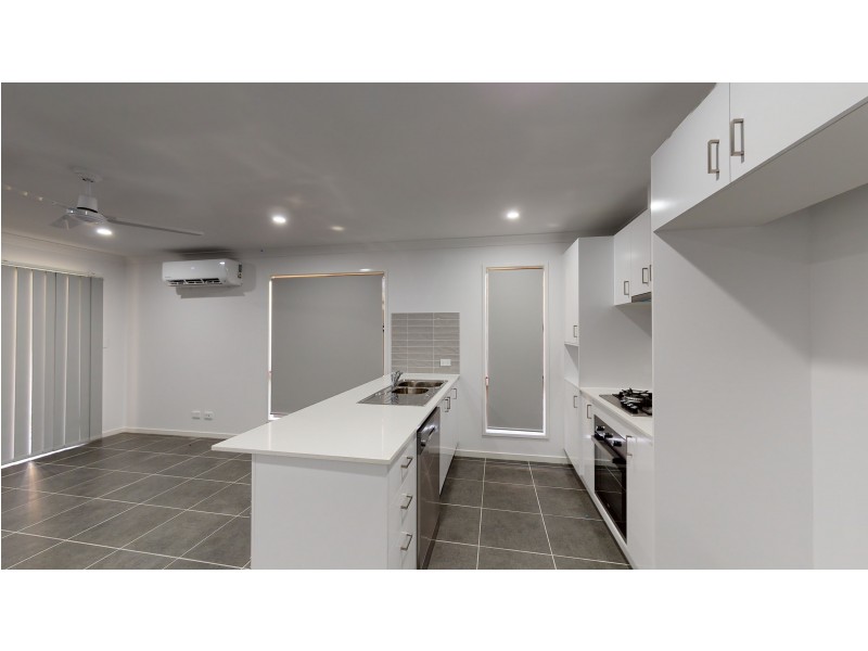 1/9 Mount Wheeler Street, Park Ridge QLD 4125