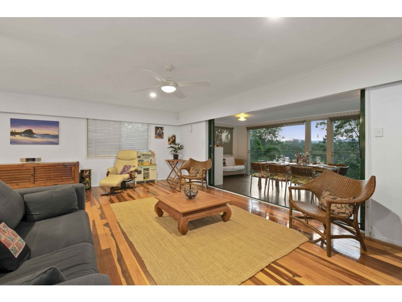 196 Bielby Road, Kenmore Hills QLD 4069
