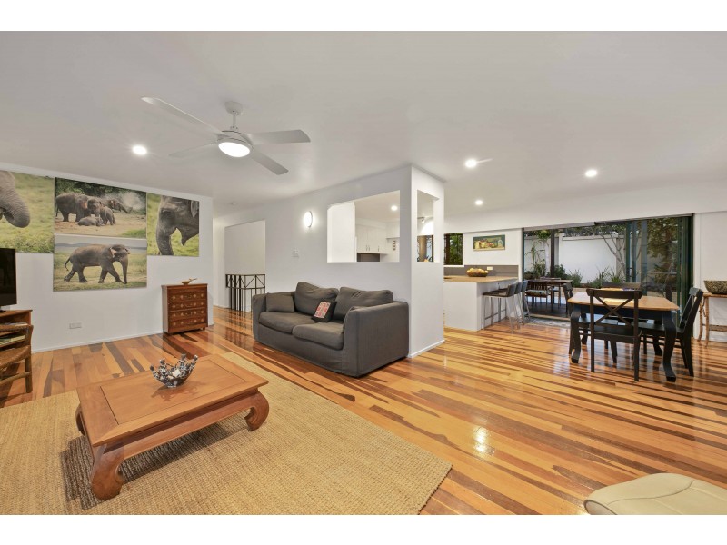 196 Bielby Road, Kenmore Hills QLD 4069