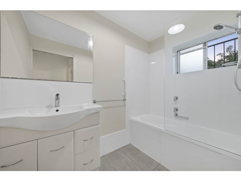 196 Bielby Road, Kenmore Hills QLD 4069