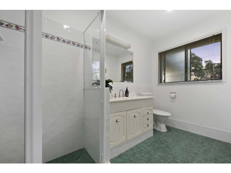 196 Bielby Road, Kenmore Hills QLD 4069