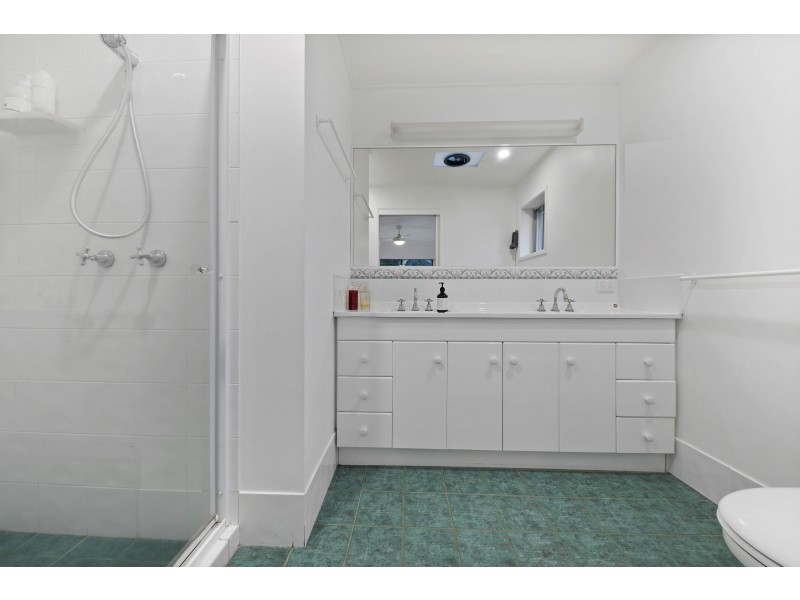 196 Bielby Road, Kenmore Hills QLD 4069