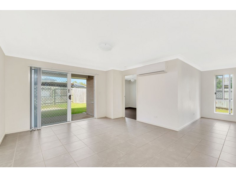 1/24 Stoneleigh Reserve Boulevard, Logan Reserve QLD 4133