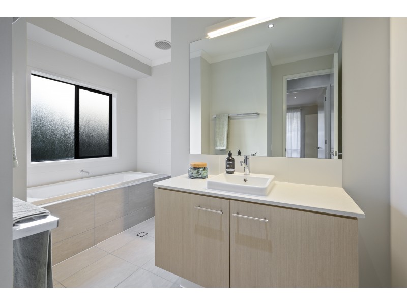 38 Inigo Way, Augustine Heights QLD 4300