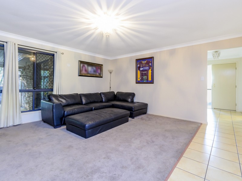 8 Dulwich Place, Forest Lake QLD 4078