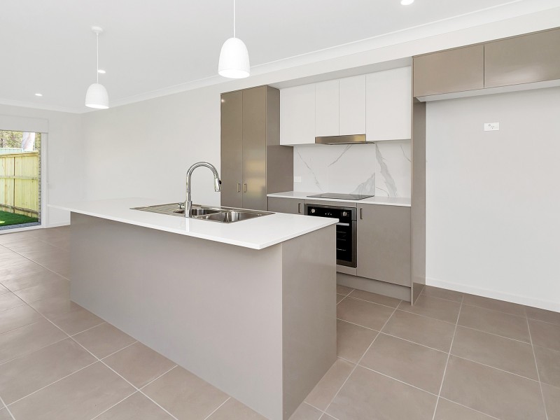 27A Weedbrook Street, Park Ridge QLD 4125