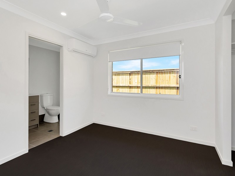 27A Weedbrook Street, Park Ridge QLD 4125