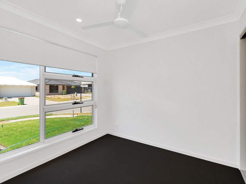 27A Weedbrook Street, Park Ridge QLD 4125