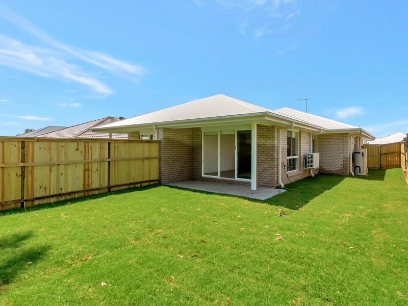27A Weedbrook Street, Park Ridge QLD 4125