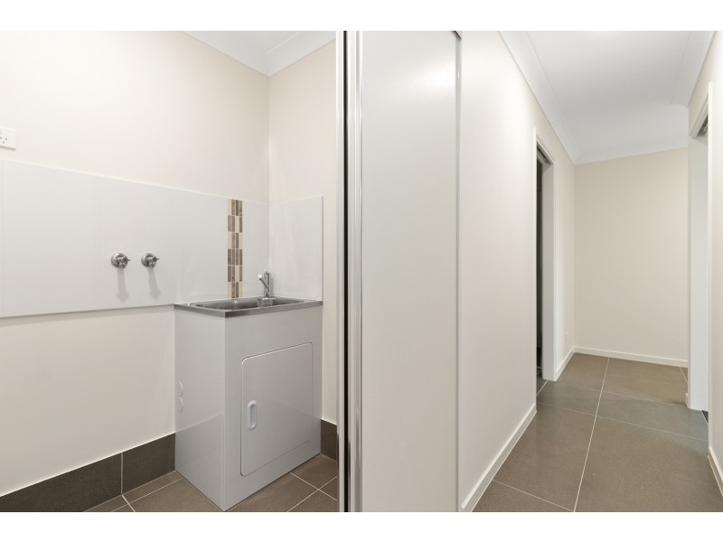 2/34 Weedbrook Street, Park Ridge QLD 4125